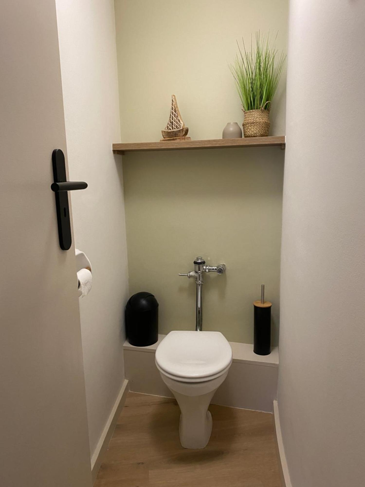 Brand New Gem With Breathtaking Views Of Apartment *